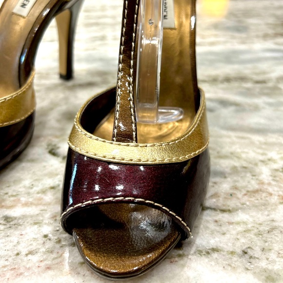 Steve Madden Patent Leather Brown/Gold T-Strap Shoes - Picture 9 of 11